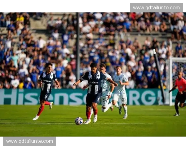 重温2006国际米兰辉煌阵容再现蓝黑军团夺冠荣耀时刻