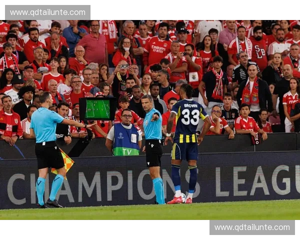 世界杯焦点大战现场直播 精彩对决一触即发 球迷热情高涨不容错过